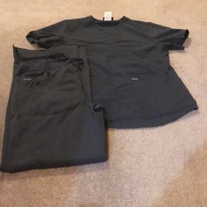 Dark grey sanibel scrub set